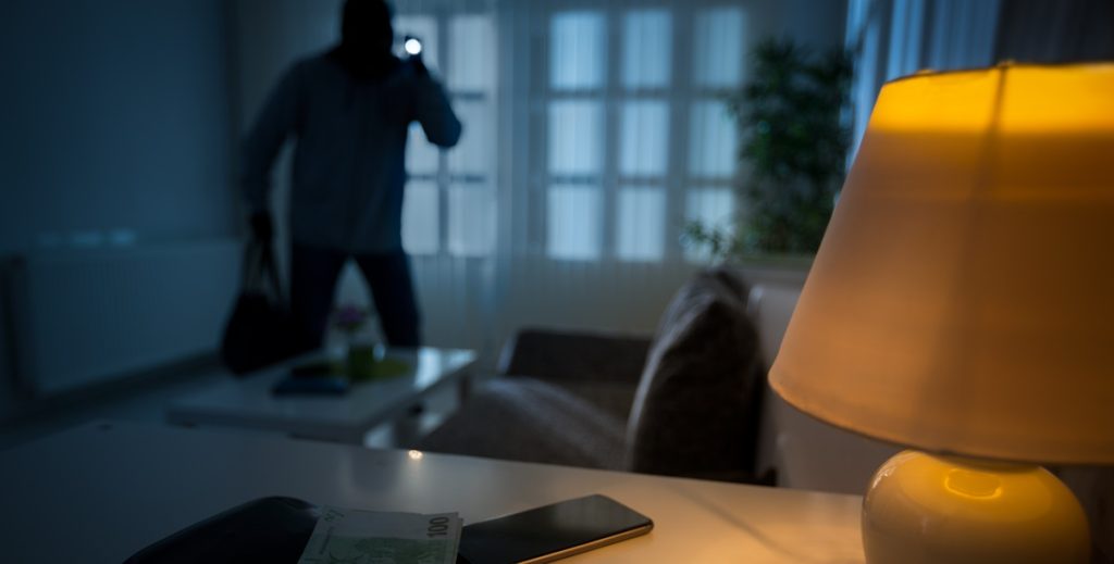 Sommerferie betyder højsæson for indbrud: Her er metoden, der får tyven til at vende om