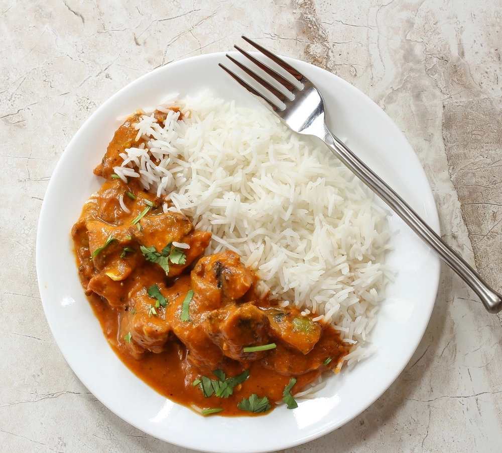 Stephanie var med børnene på restaurant: Kastede næsten op da hun fandt dette i sin tikka masala