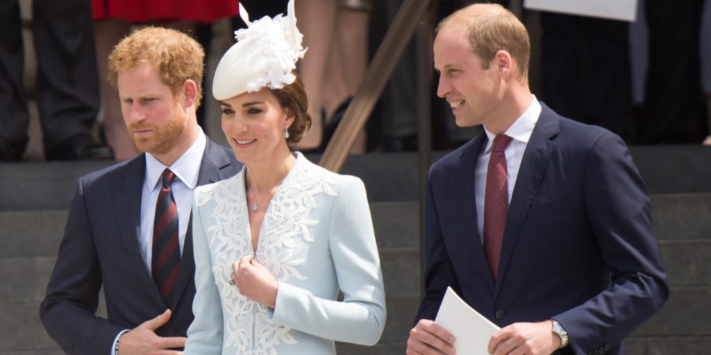 Prins William og Harry vil gå sammen bag dronningens kiste: Meghan og Kate må blive i bilen