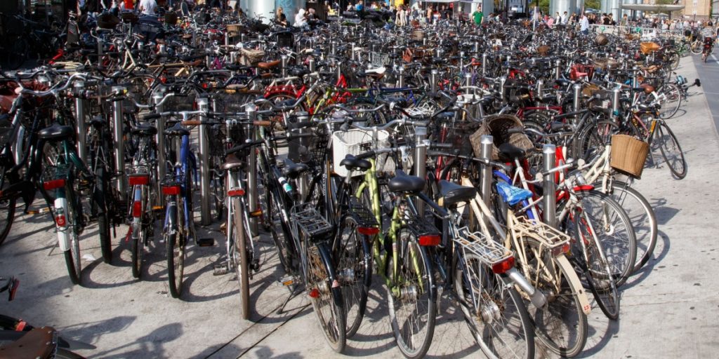 Er det mon din cykel? Politiet beslaglægger utallige stjålne cykler hos cykelhandler