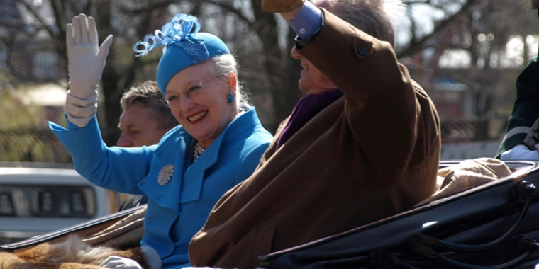 Flere tusind danskere får nu brev fra dronning Margrethe