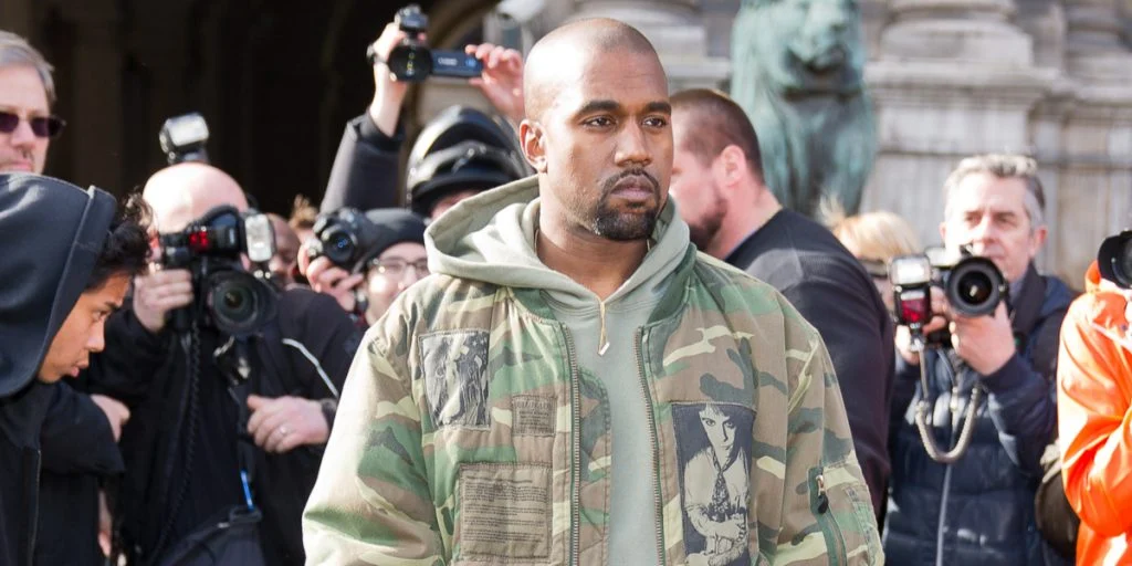 George Floyd’s familie sagsøger Kanye West