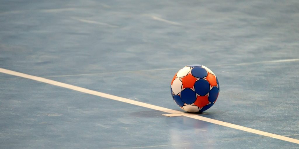 Legendarisk målmandstræner ramt af hjerteanfald