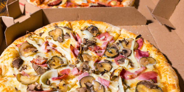 Chok på pizzeria: ‘Afføring og urin på pizza’