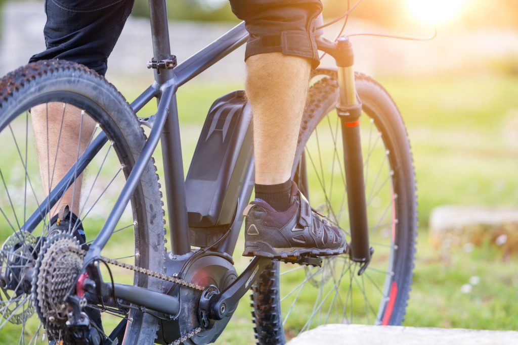 Både normal og elcykel: Så længe skal du cykle for at tabe et kilo