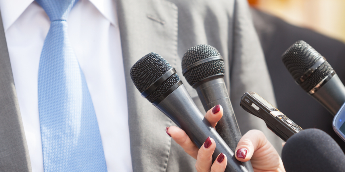 Regeringen indkalder til pressemøde i dag