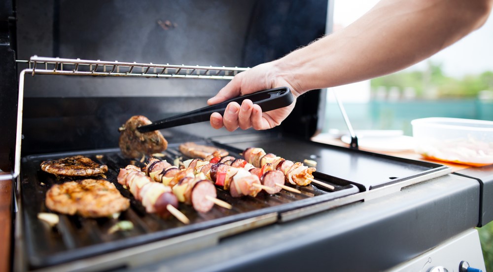 Læge med speciale i vægttab afslører: Du bør aldrig spise denne ‘sunde’ grillmad – det er en ‘kaloriebombe’
