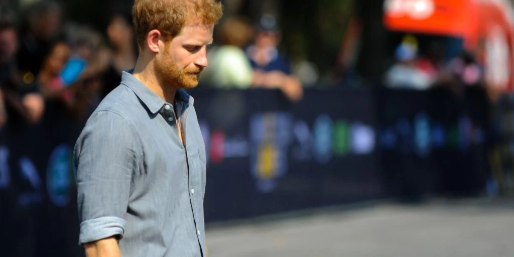 Prins Harry afvist af den britiske kongefamilie: Helt alene i London