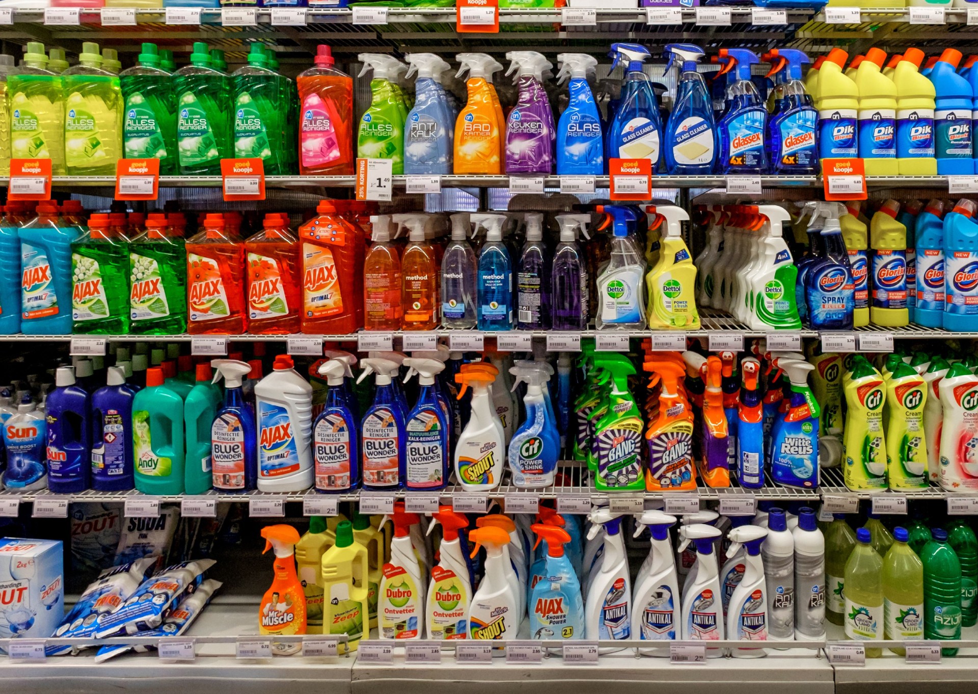 Kan have fatale konsekvenser: Sådan må du aldrig opbevare dine rengøringsprodukter