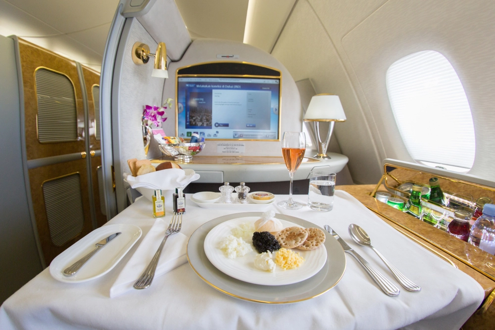 Forretningsmand delte billede af luksusflyvning med Emirates: Så gik internettet amok