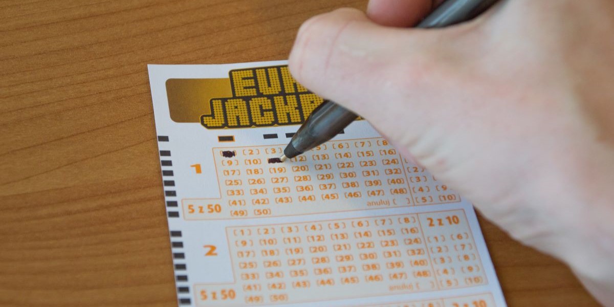 Kvindes ‘ugyldige’ lottokupon var nær endt i skraldespanden: Nu deler hun vigtig lektie