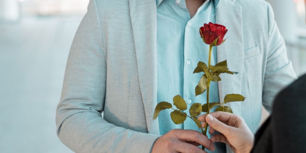 Bachelorettedeltager afslører: “Jeg kan både være sammen med mænd, kvinder og andre køn”