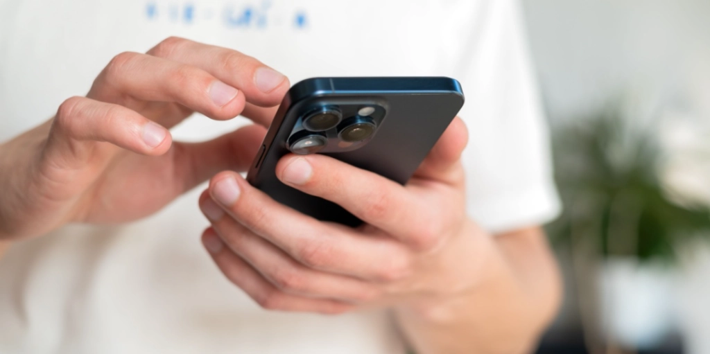 Svindlere får adgang til din telefon via denne funktion – sådan slår du den fra