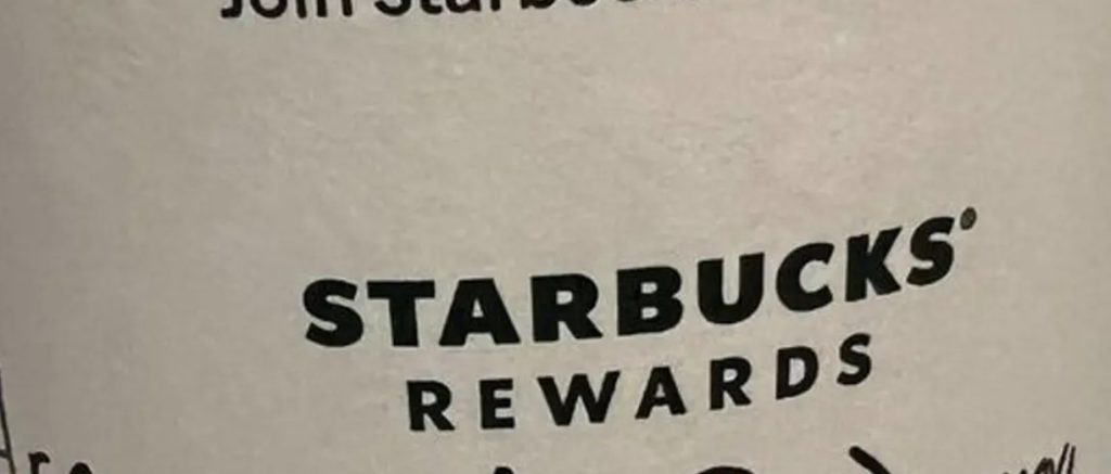Starbucks-barista hyldes for denne besked på koppen til 18-årig kvinde