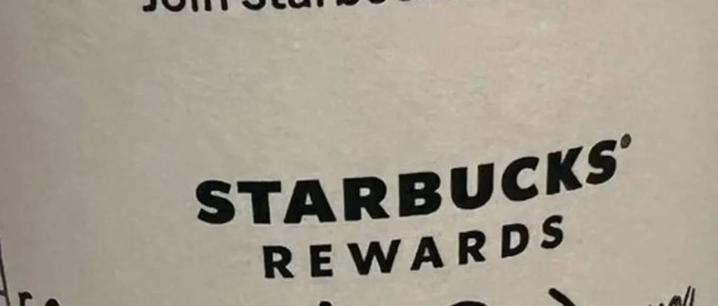 Starbucks-barista hyldes for denne besked på koppen til 18-årig kvinde