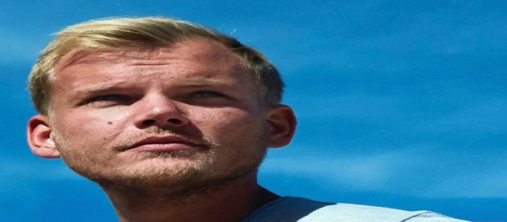 Nu fortæller Avicii’s mor om tabet af sin søn: “Jeg lytter aldrig til hans musik”