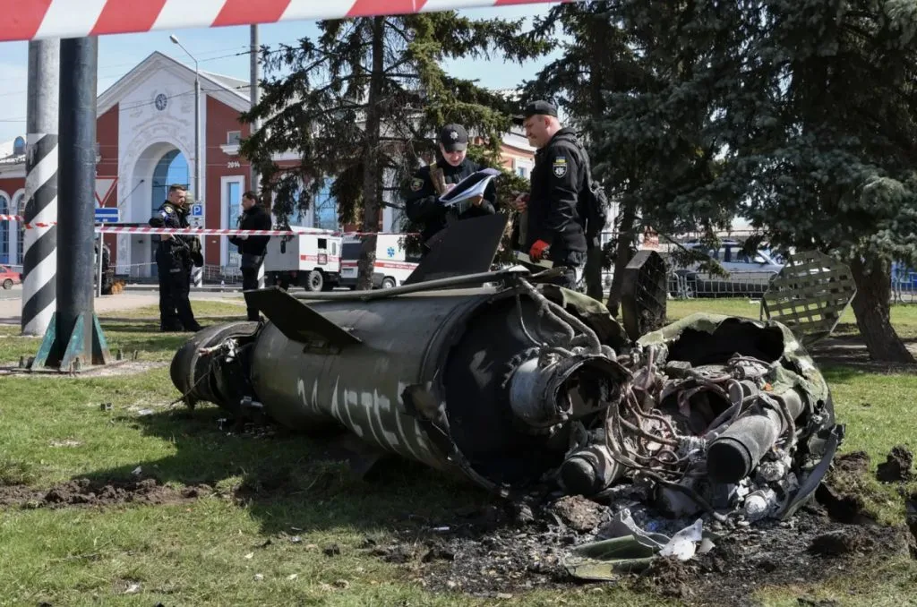 Russisk missil, der tog livet af mindst 35 mennesker, havde skræmmende besked skrevet på siden