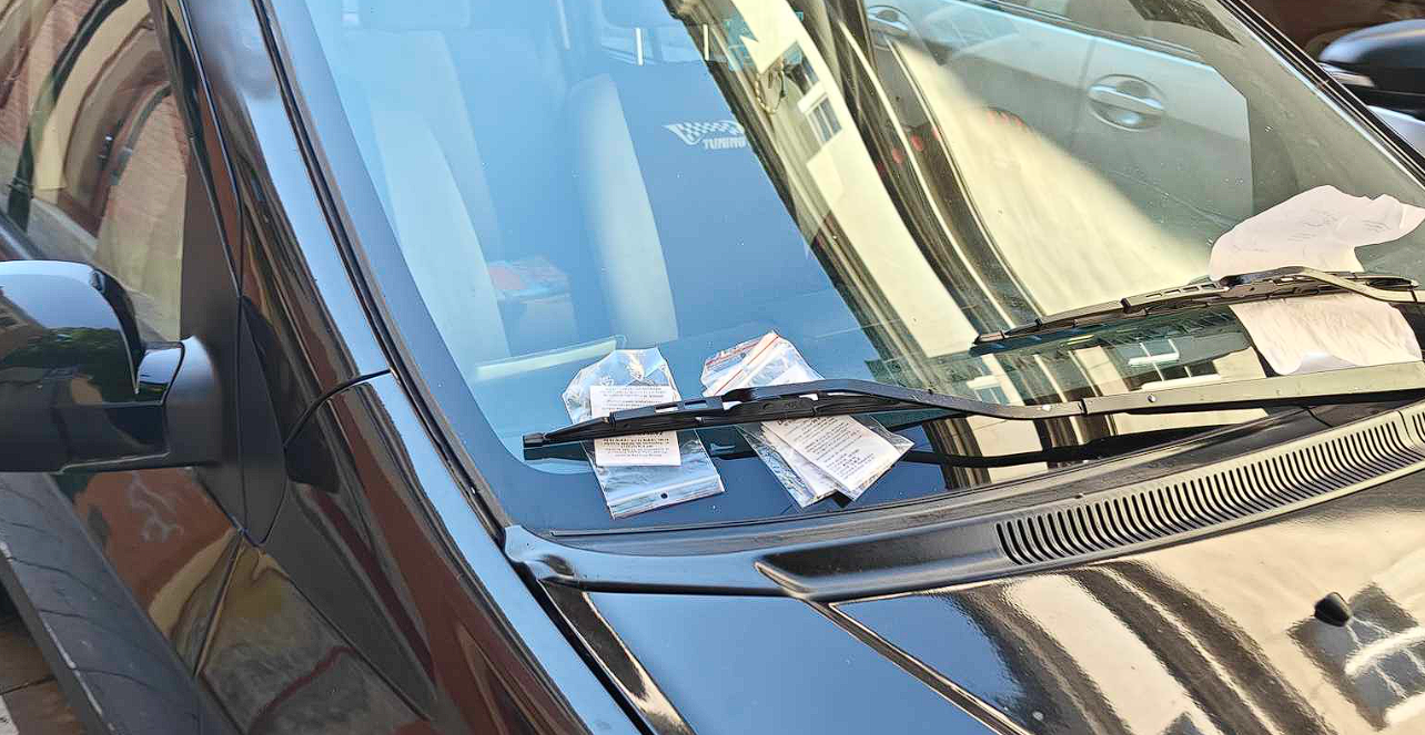 Flere har fået bøde for at parkere foran EGEN indkørsel: – Det er overdrevet