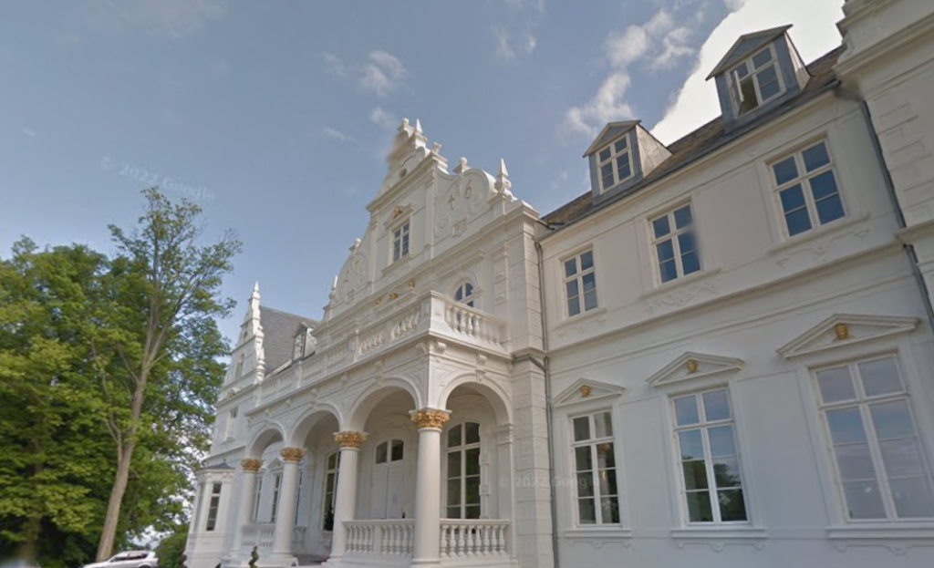 Kokkedal Slot Copenhagen skal betale millioner til Kokkedal Slot: Her er årsagen