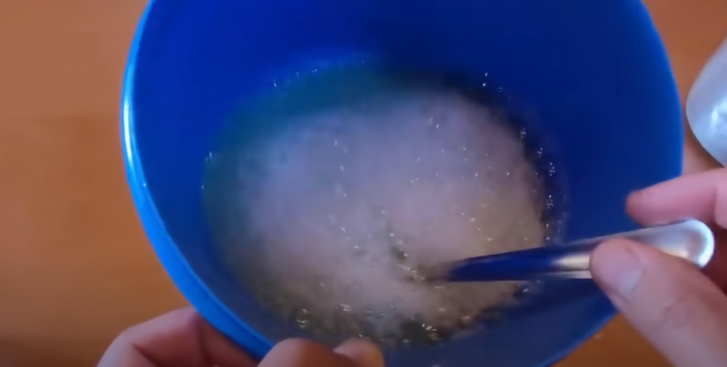 Bland acetone med opvaskemiddel: Du behøver ikke købe dyre rengøringsprodukter længere