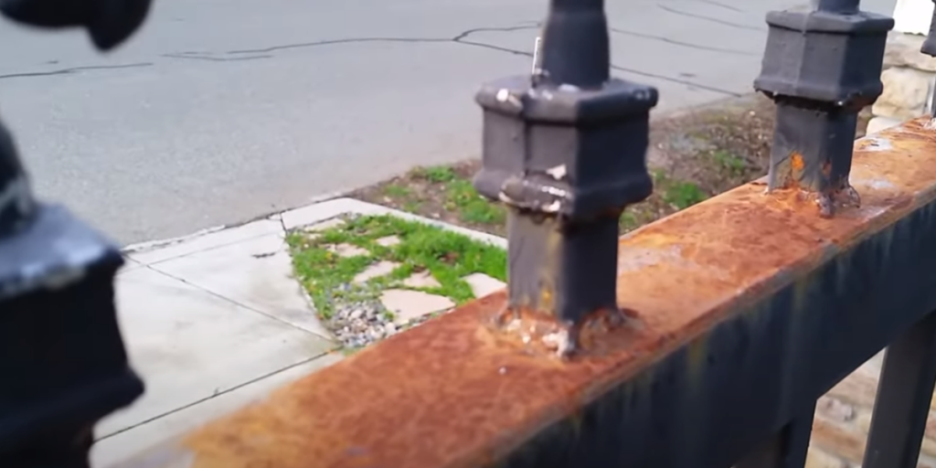 Helt uden at male det: Sådan fjerner du nemt rust fra døre, vinduer og låger