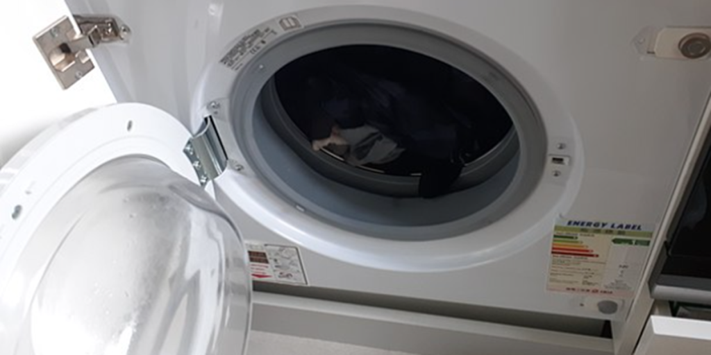 Derfor skal du aldrig lade vaskemaskinens låge stå åben efter en vask