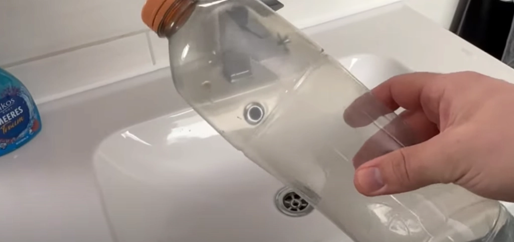Sådan kan en plastikflaske spare dig for massevis af kroner