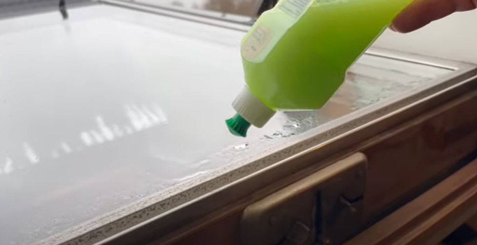 Det har aldrig været lettere: Sådan får du spejlblanke vinduer med et snuptag