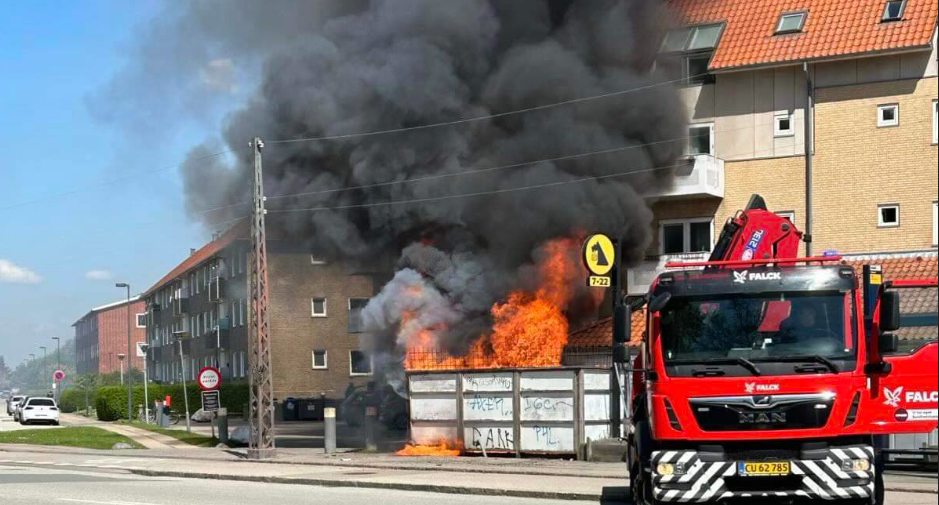 Stor brand ved Netto: Voldsomme flammer hærgede