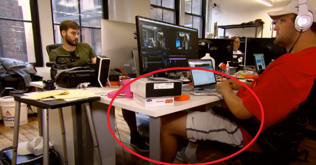 Er shorts på kontoret “lovligt”? Her er etiketteekspertens svar