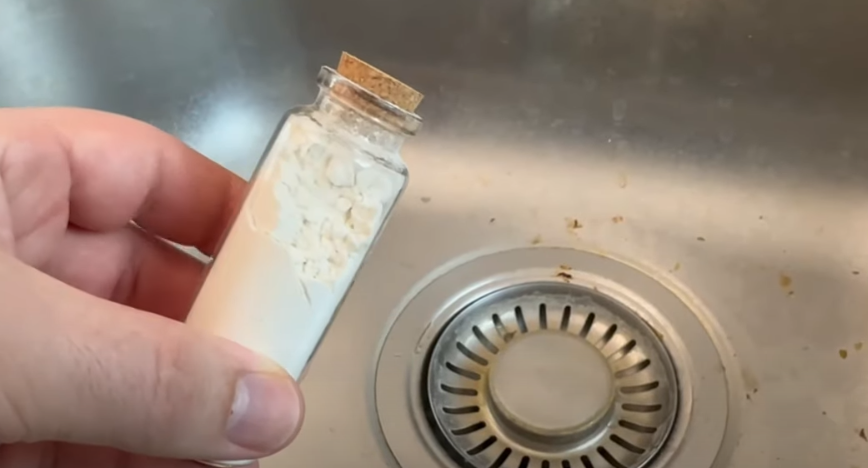 Kun 10 gram af dette pulver får din vask til at skinne igen