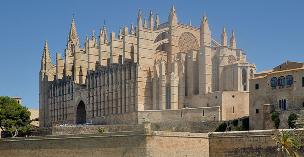 Tragisk ulykke i dansk ferieparadis: 45-årig mand faldet i døden