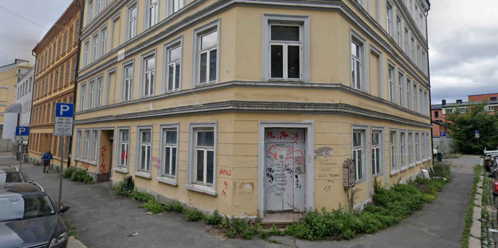 Forfalden hjørneejendom har stået tom i 30 år: Nu er den solgt for 33 millioner