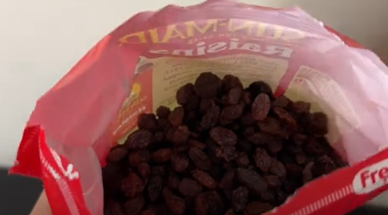 Daniele købte og åbnede en pakke rosiner fra Bilka: Hvad den gemte på, chokerede hende dybt