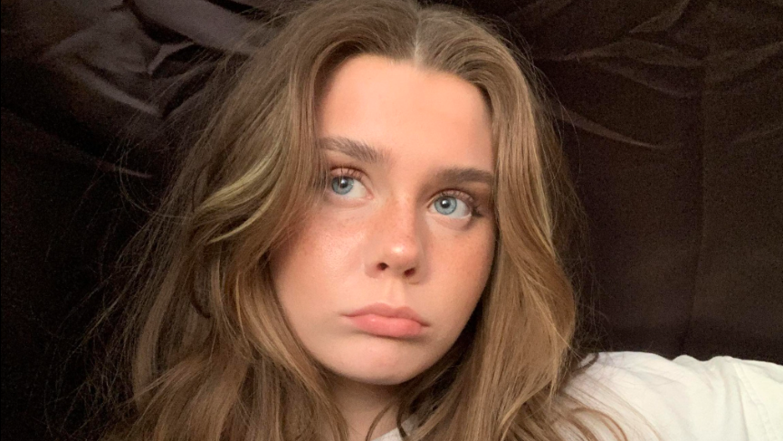 18-årige Leah kom ikke med på gymnasieklassens studietur: Årsagen vil få dig til at ryste på hovedet