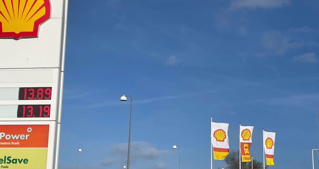 Har du undret dig? På denne ugedag er det billigst at tanke bilen