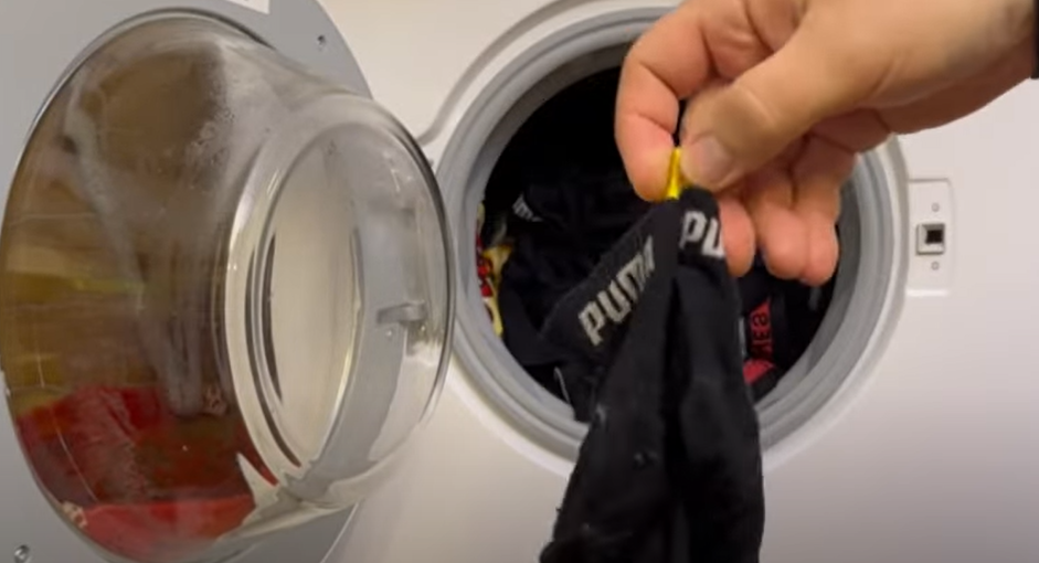 Næsten ingen kender denne hemmelighed til tøjvask: Den gør hverdagen markant lettere
