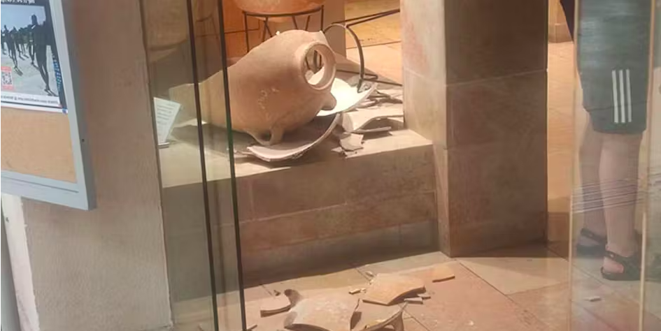 5-årig dreng væltede 3.500 år gammel krukke: Nu har museumet givet ham et særligt tilbud