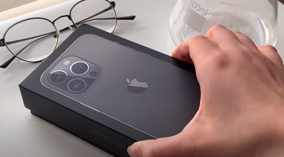 Mor købte smartphone i Elgiganten – men æsken gemte ikke på en ny mobil