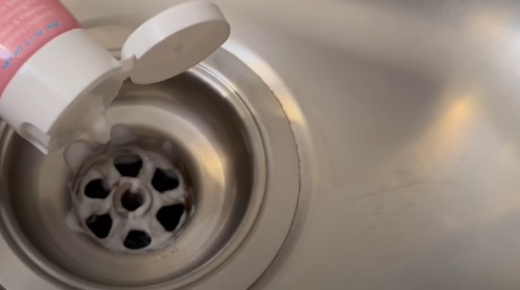 ‘Med bare én dråbe vil afløbet aldrig være tilstoppet igen’