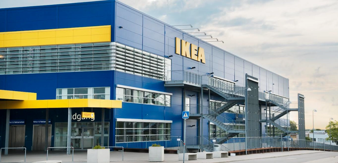 Ungt par klarede IKEA-testen: Det der så skete på p-pladsen er gået viralt