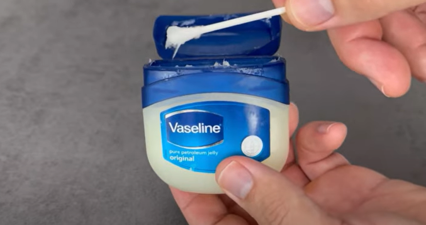 Du har aldrig brugt Vaseline på denne måde før – vent til du ser magien ske
