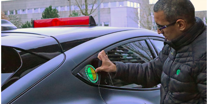 Fremover vil du se dette mærkat på Taxier landet over: Her er den særlige betydning