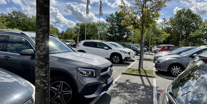 Bilister raser over automatisk funktion i nye biler: Forkorter bilens levetid