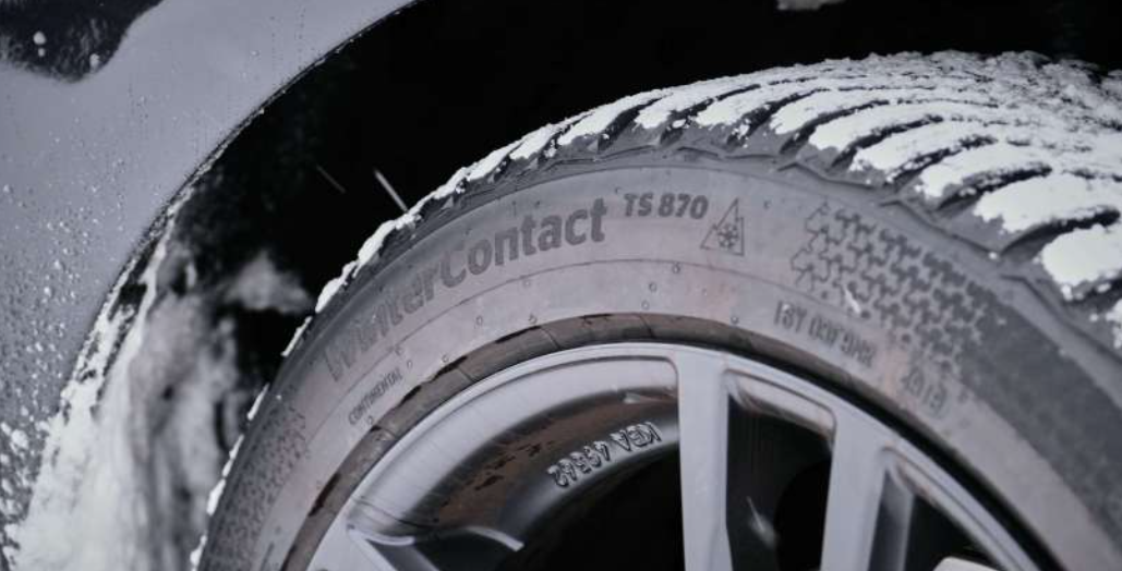 Disse symboler afslører, om dine dæk er lovlige: “Det kan altså betyde bøder”