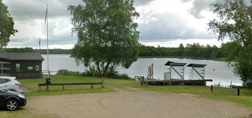 Chokerende opdagelse: Roklub finder lig i dansk sø