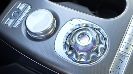 Nye biler har skiftet gearstangen ud med knapper og kugler: Bilister går i stå