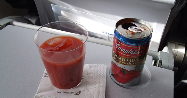 De drak tomatjuice hver dag. Efter 8 uger blev de undersøgt.