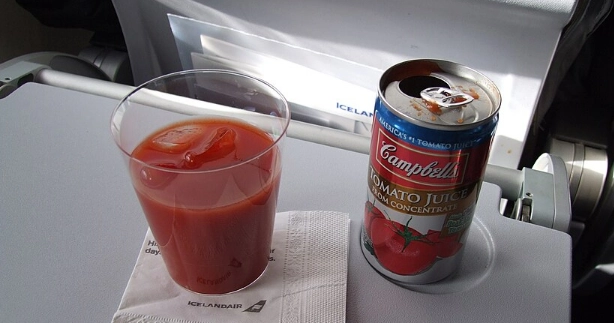 De drak tomatjuice hver dag. Efter 8 uger blev de undersøgt.