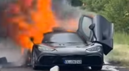 Verdens mest sjældne bil i flammer: Nu er der kun 273 tilbage!